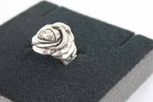 Solumuovi korujen pakkaamiseen