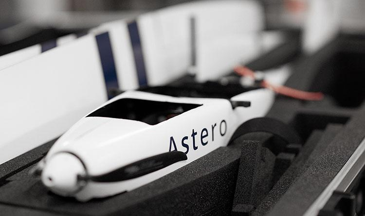 Astero-lennokki räätälöidyssä vaahtoinsertissä
