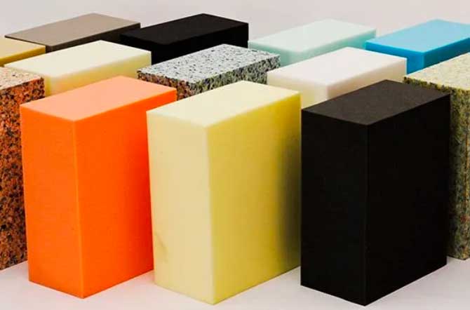 Materiaalit
